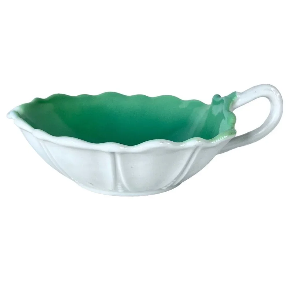 2 Anchor Hocking Oyster And Pearl Dish Green Pink White Vitrock Finger‎ Handle